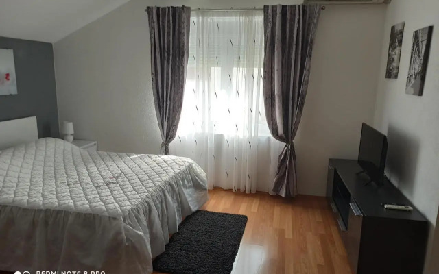 Apartments Roncevic
