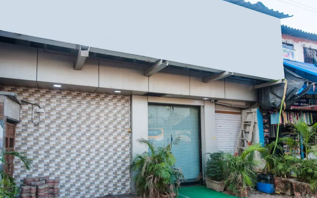 OYO 24504 Sion Residency