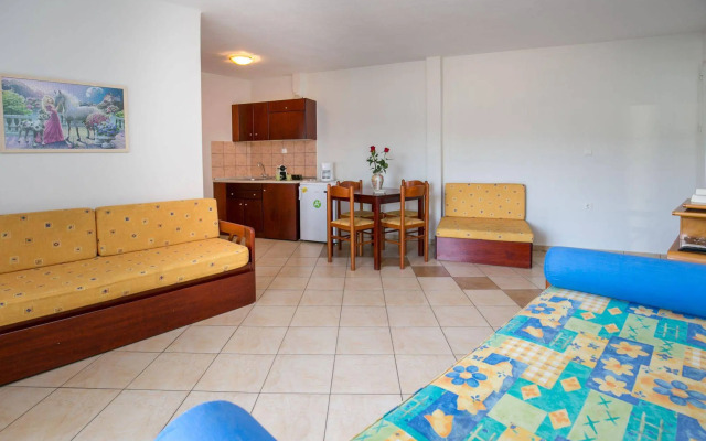 Lina Apartments