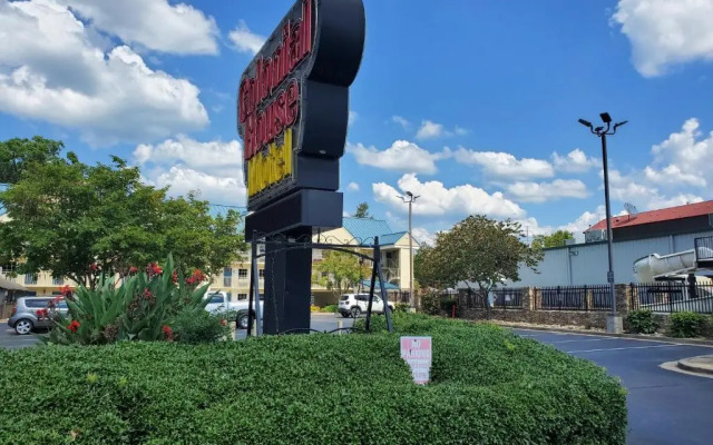 Colonial House Motel