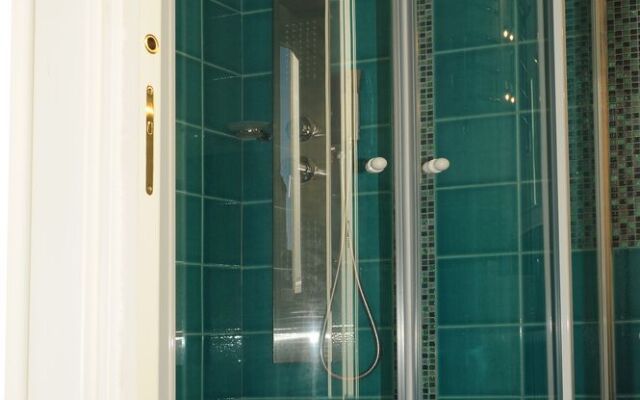 Superior Relais Temple View