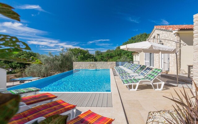 Amazing Home in Medulin With Wifi and 6 Bedrooms