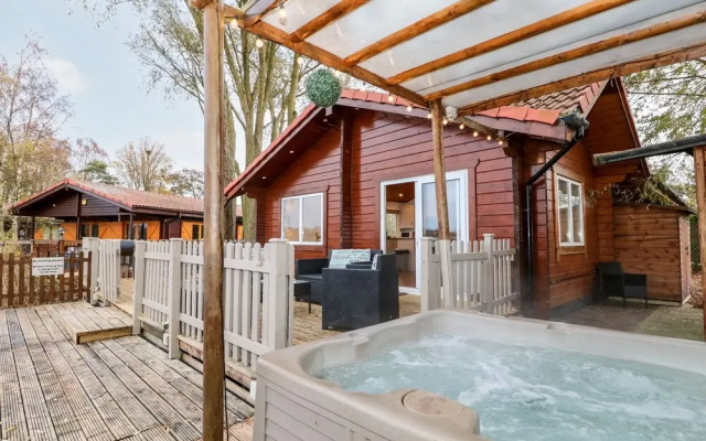 Teal Lodge