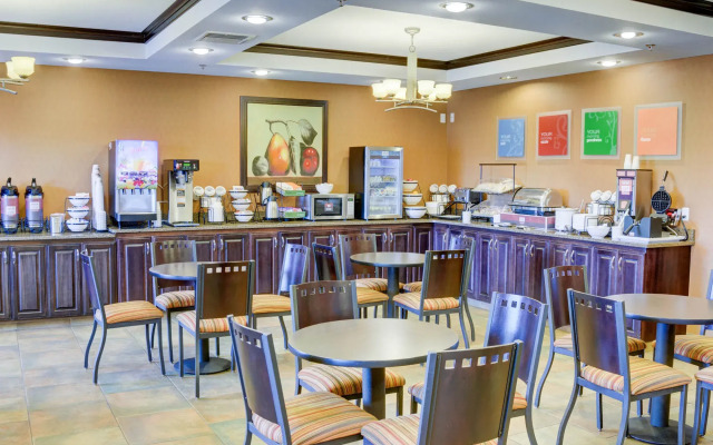 Comfort Inn & Suites Russellville I-40