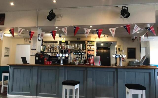 OYO The White Hart Inn