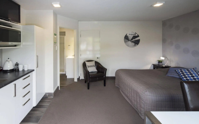 Commodore Motels