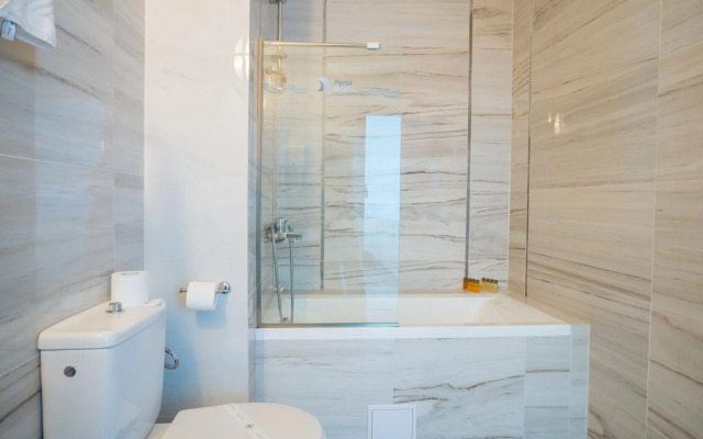 Perla Beach Hotel III