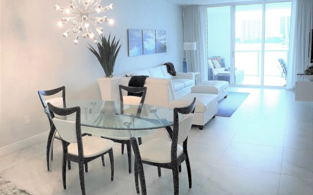 Marina Bay Club