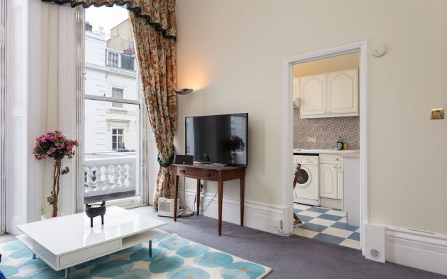 2 Bedroom Apartment In Knightsbridge