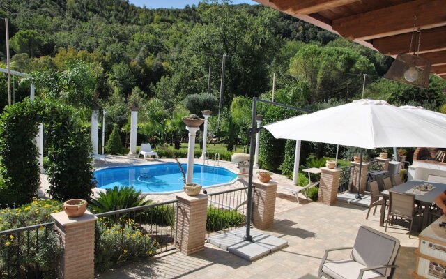 Villa Giselda With Private Pool and Outdoor Whirpool