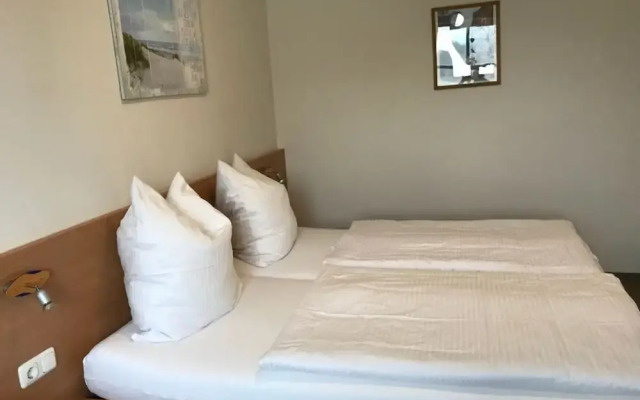 Pension & Restaurant zur Wertachau