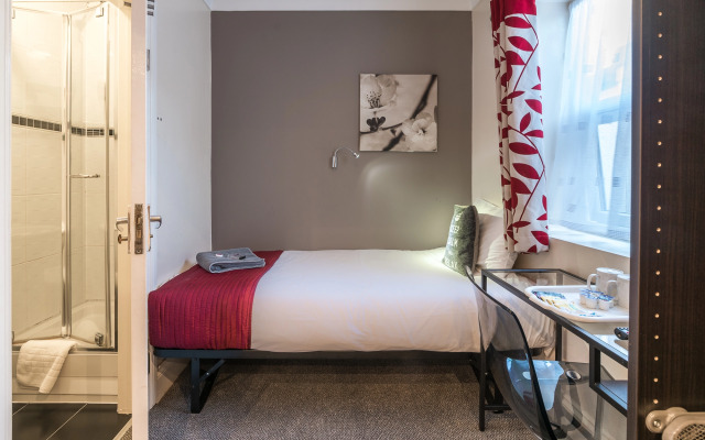 Saba Hotel