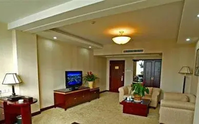 Pingliang Guangcheng Hotel