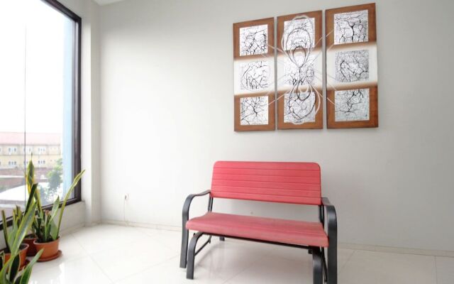 Airy Burangrang Emong 34 Bandung