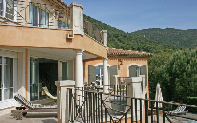 Beautiful Villa with Swimming Pool in Cavalaire-sur-Mer