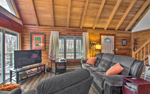 Wintergreen Home w/ Deck - Near Skiing & Hiking!