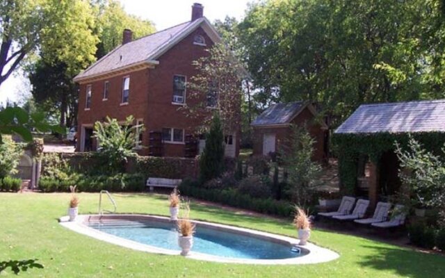 Kennedy Mansion Bed and Breakfast