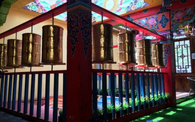 Yading Totem Boutique Inn