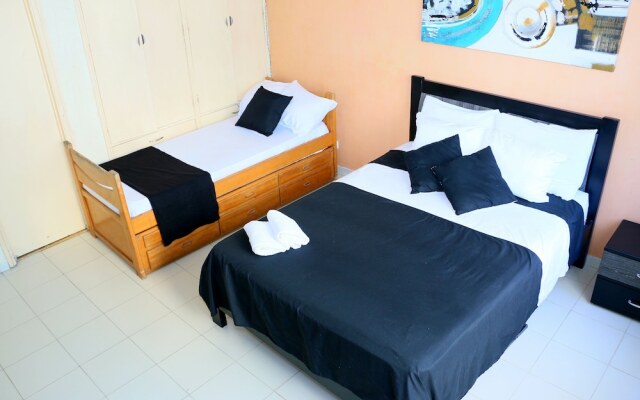 Apartment in Front of the Sea 1620A