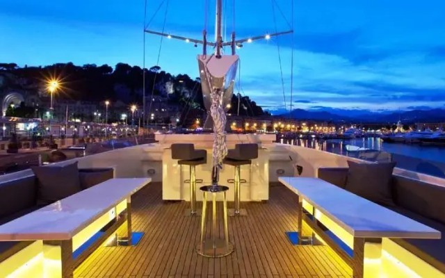 Mega Yacht Infinity