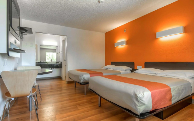 Motel 6 San Diego, CA - North