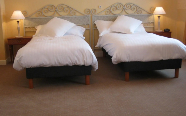 Château de Moulin le Comte