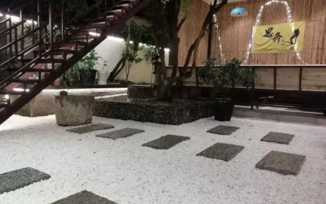 Andy hotel – Outside – Dali