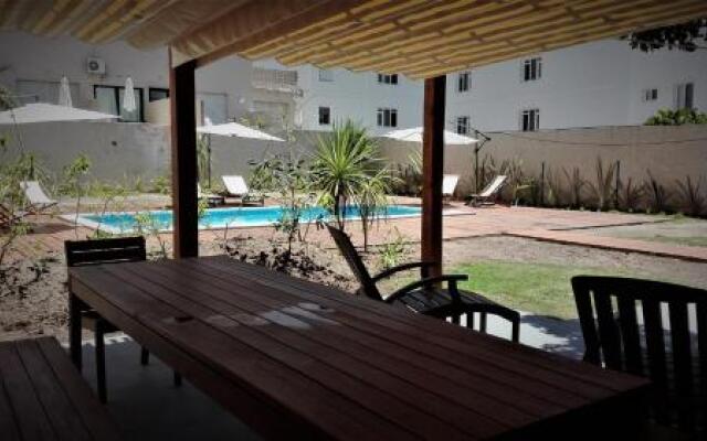 Alevines Playa el Emir Hostel & Suites