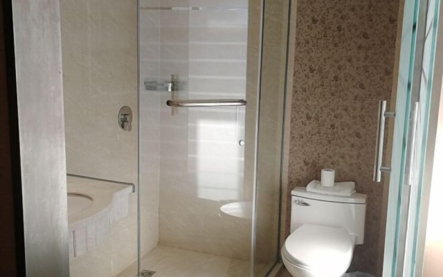 Jinqiao Holiday Business Hotel – Bathroom – Dalian