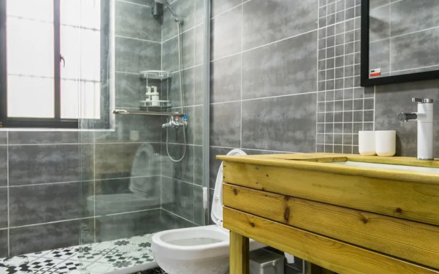 Henry's Apartment- Taikang Road