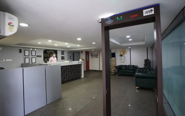 Hotel Lyf Corporate Suites - Kirti Nagar