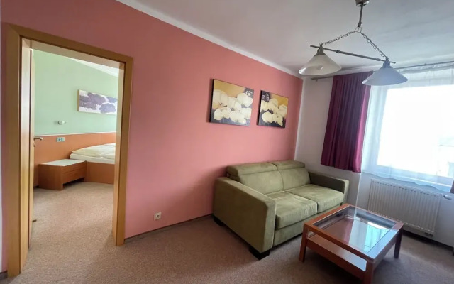 Hotel Ostrov Garni