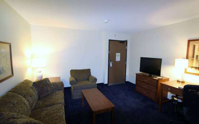 AmericInn by Wyndham Cedar Rapids Airport