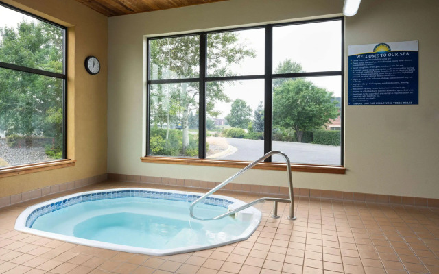 Days Inn & Suites by Wyndham Bozeman