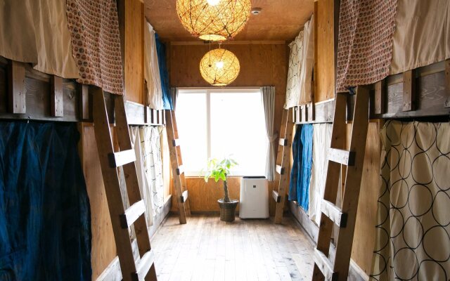 Guesthouse Waya - Hostel