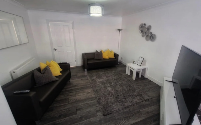 Cozy Shotts House With 2 Bedrooms