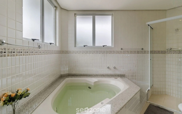 4B House w Pool in Jurere Internacional Mer0671