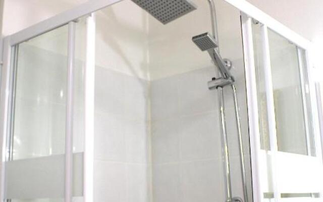 Apartment Center-2 Steps From SEA-Kitchen-Wifi-Air conditioning