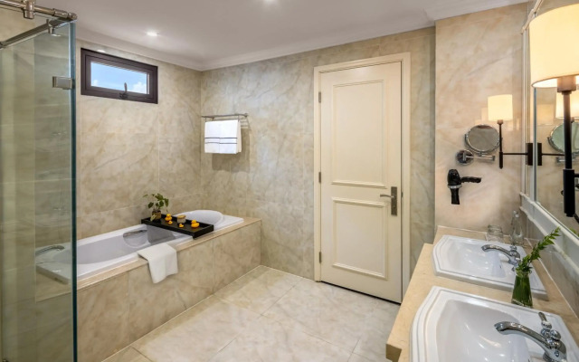 Melia Vinpearl Cam Ranh Beach Resort