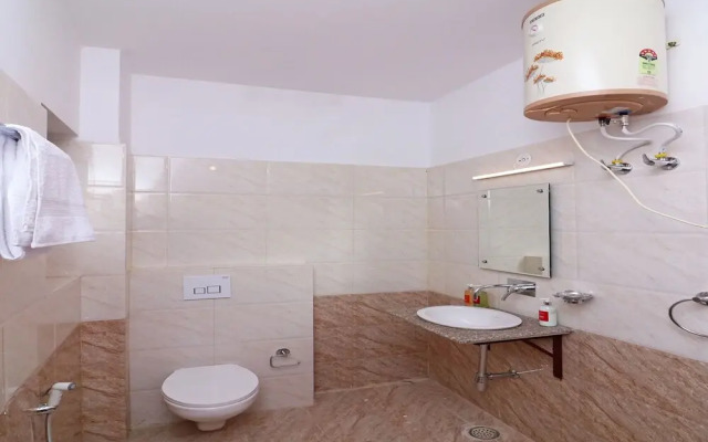 OYO Flagship 27925 Kotra House Gomtinagar