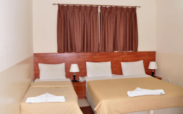 Africana Hotel