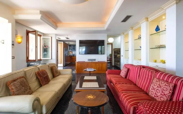 Villa Paradise-sleeps 20-pool-sea Views-pets