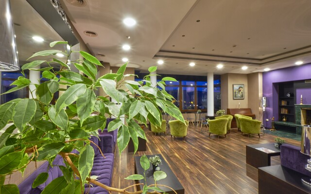 Yantra Grand Hotel -sharlopov Hotels