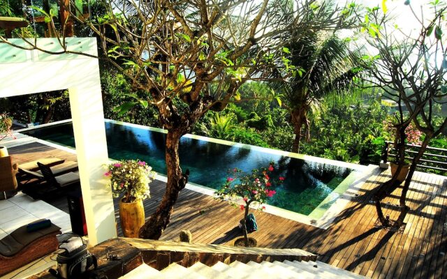 Villa Matahari Terbenam