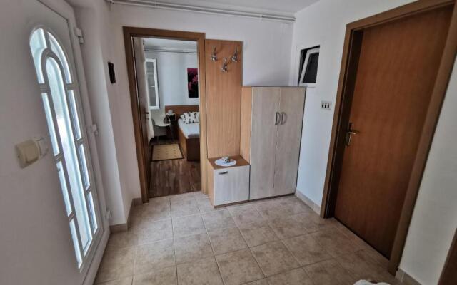 Apartments with a parking space Novi Vinodolski - 18855