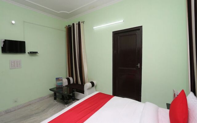 OYO 18669 Shree Palce