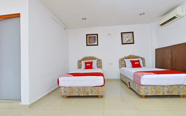 Super OYO 90494 Sam Huat Hotel