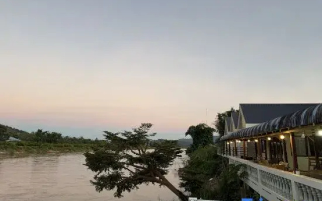 Nicha villa riverfront Thaton