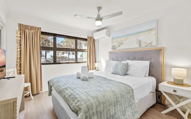 Spinnaker Apt 6- Mooloolaba Beach