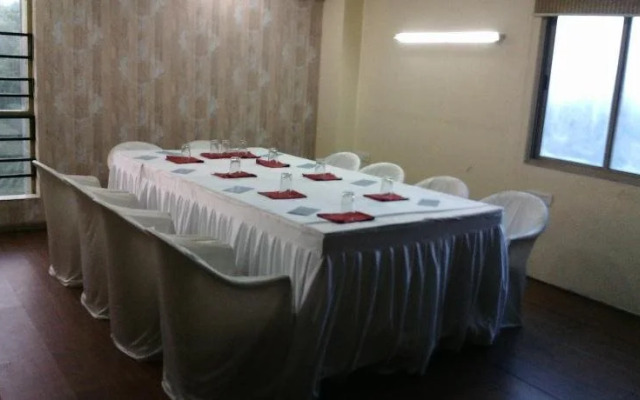 Hotel Kalinga Lake View